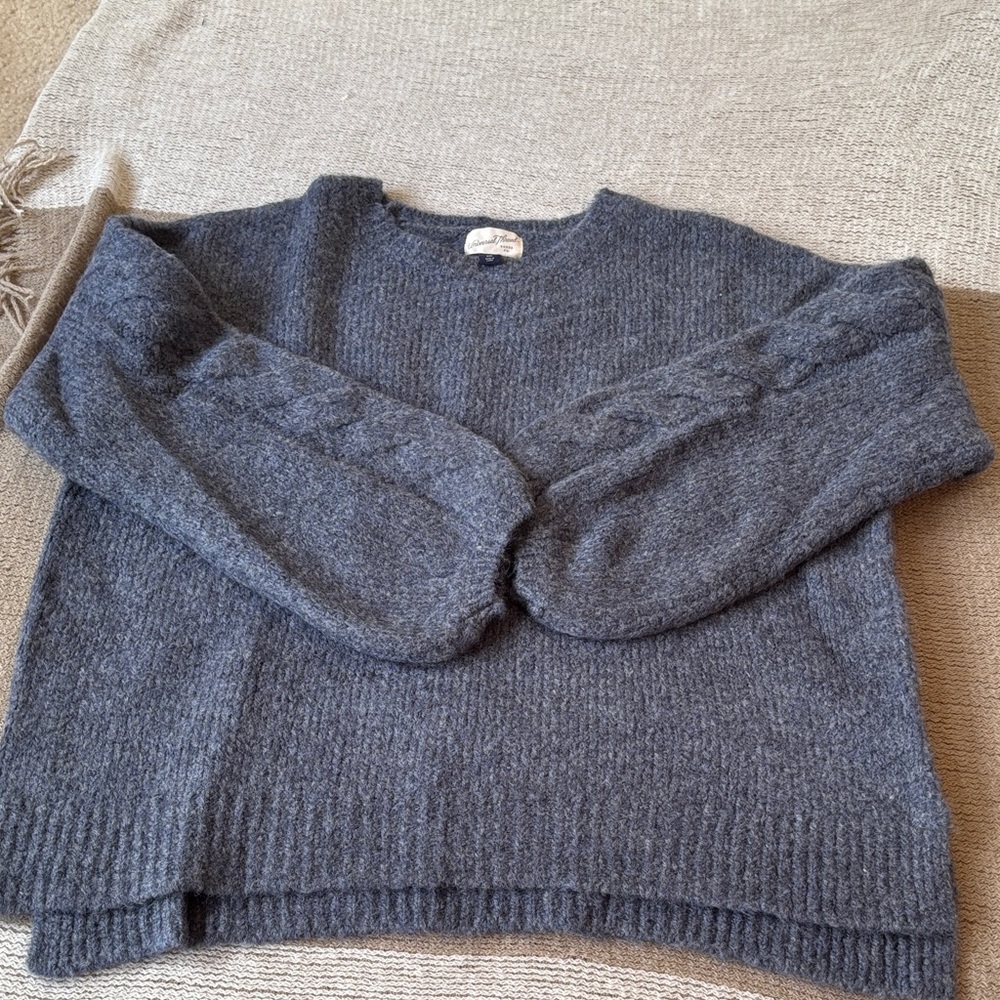 Universal Thread Blue Crew Neck Sweater - Picture 1 of 1